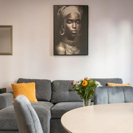 Granaria Old Town By Alqueen شقة